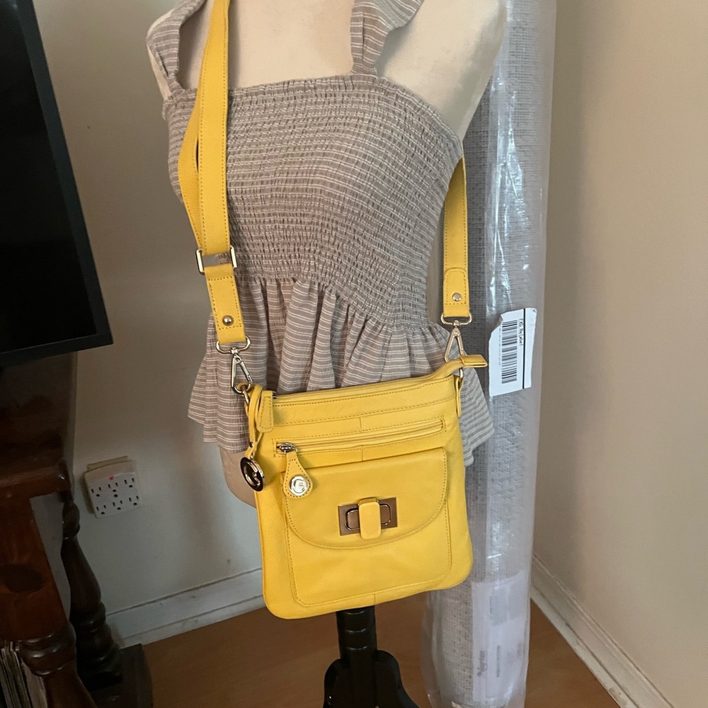 Cynthia Rowley yellow leather crossbody purse - Picture 2 of 12